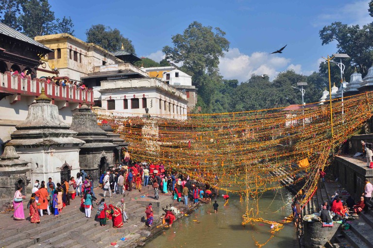 8 Tempat Suci untuk Dikunjungi di Nepal